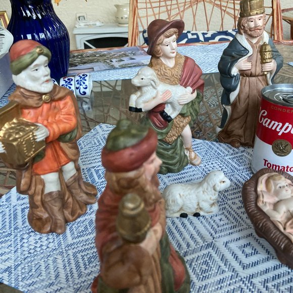 Nativity Set CHRISTMAS  9 Piece Large Figurines  Vintage  Handpainted - Picture 5 of 7